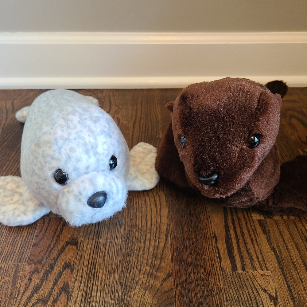 Destination Nation Aurora Gray Harbor Spotted Seal & Brown Seal Lot of 2 Plush
